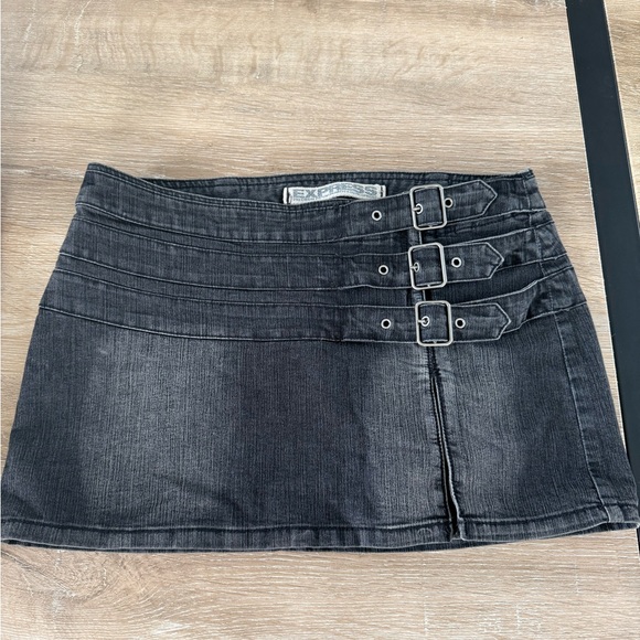 Express Charcoal Buckled Denim Mini Skirt - Picture 2 of 5